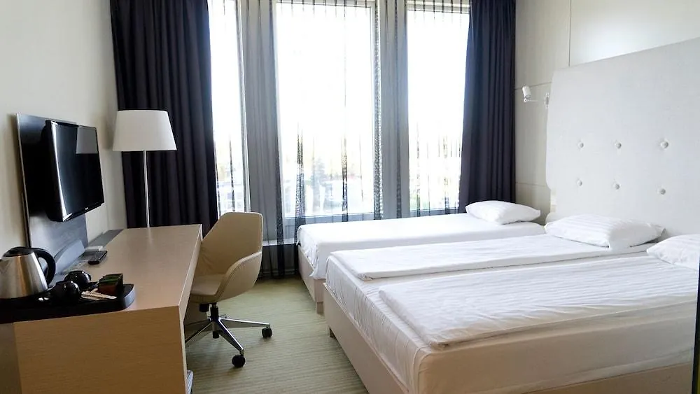 Sound Garden Hotel Airport Warsaw 3*,