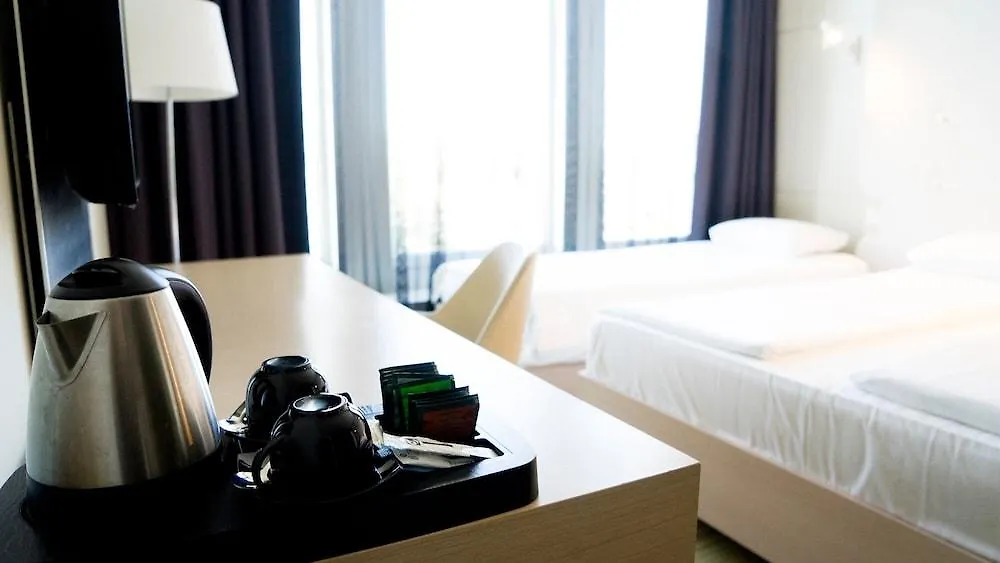 ורשה Sound Garden Hotel Airport