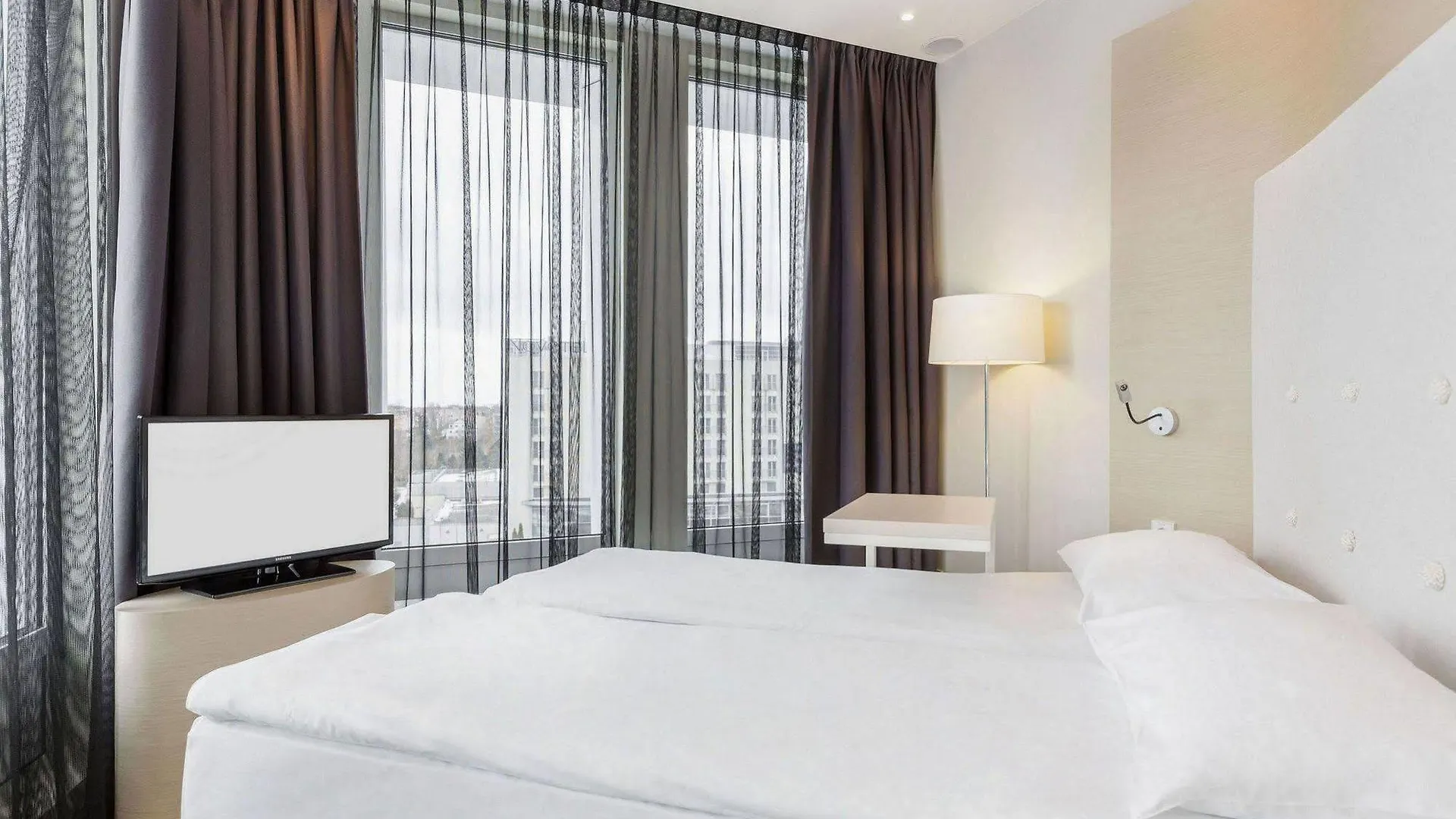 ורשה Sound Garden Hotel Airport 3*,